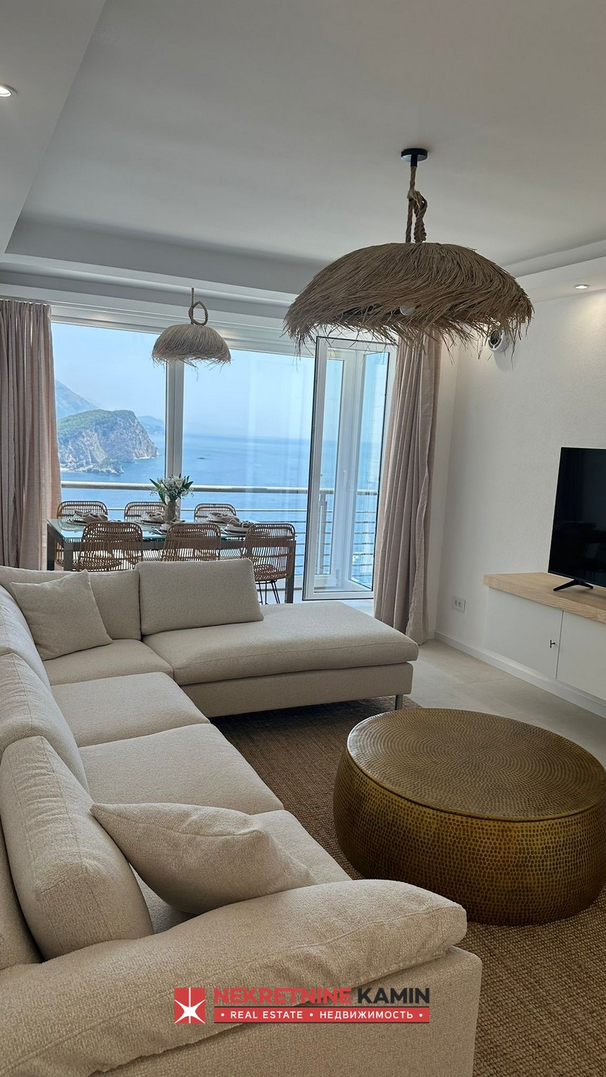 Dvosoban stan poptuno nov lijepo opremljen sa pogledom na more, Budva